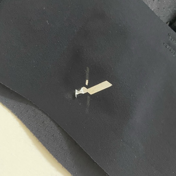 Knix - Padded V-Neck Bra Wide Strap - Picture 9 of 9